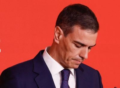 El descrédito de un presidente aferrado al poder y cercado por la justicia