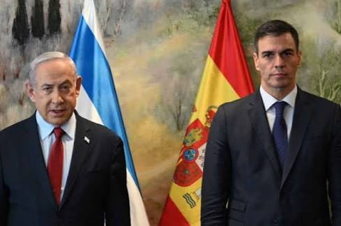 Pistoletazo electoral de Sánchez, envuelto en la bandera palestina, con el rechazo de Puigdemont