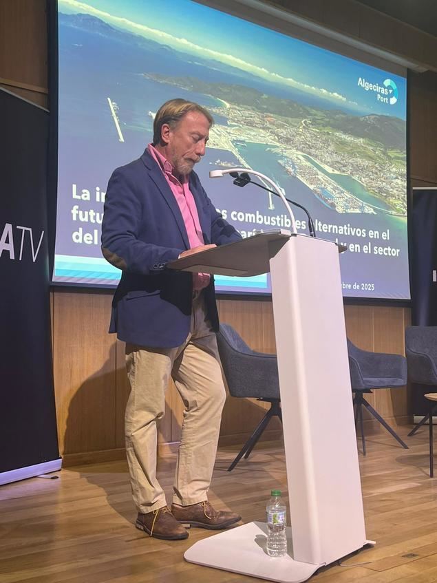 El periodista Javier García Isac durante un momento del encuentro.