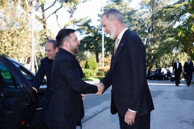 España compromete 817 millones de euros para comprar material militar a Ucrania y apoyar la reconstrucción del país