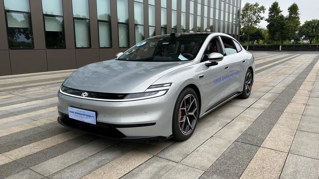 Justa delantera del Changan A06, durante la jornada de pruebas para periodistas en Chongqin. (Foto © Copyrght 2026 José Luis Barceló)