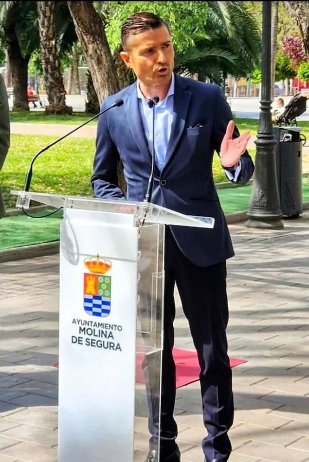 Nuestro Presidente, Alfonso Merlos, Durante un instante del reconocimiento cívico.
