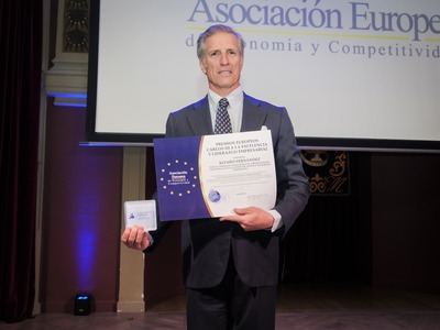 Álvaro Fernández de Araoz.
