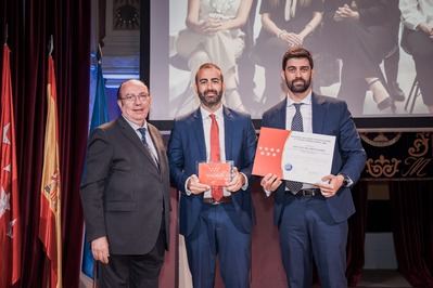 Representantes de Legalcar Abogados, Jorge Jabalquinto y Joaquin Torres, distinguidos en los Premios Madrid Innovación y Visión Empresarial 2026 por su excelencia jurídica, liderazgo y compromiso con la defensa de los derechos de las víctimas de accidentes de tráfico.