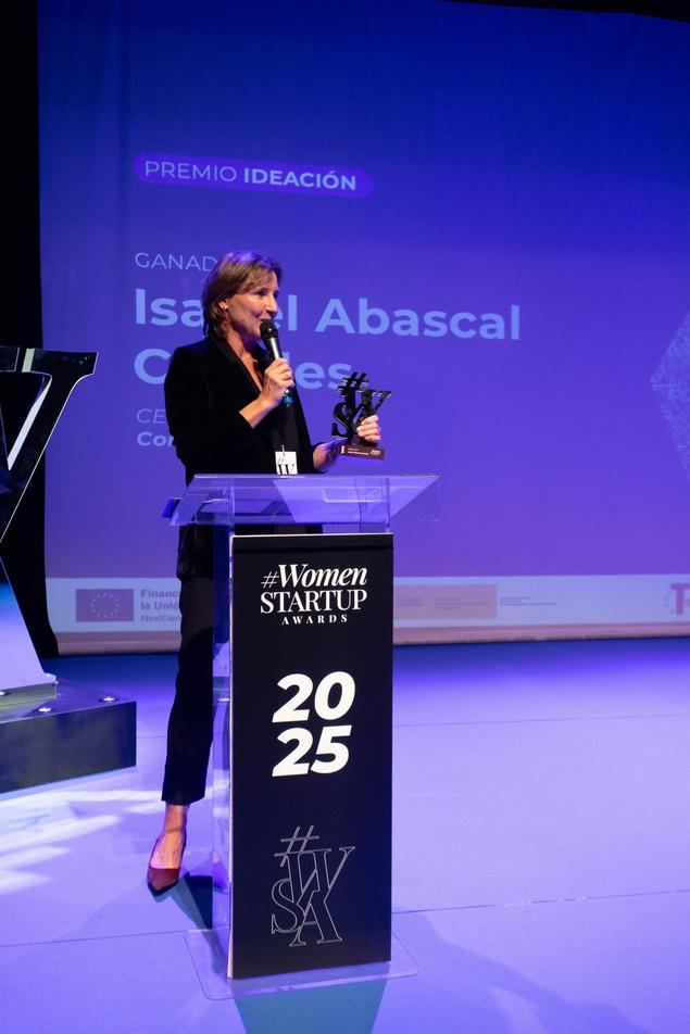 Isabel Abascal, con su solución para reforestar sin plásticos, ganadora en los Women Startup Awards 2025