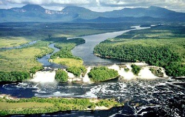 El Parque Nacional Canaima es uno de los atractivos destinos de Venezuela.