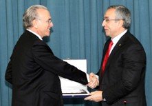 La Caixa firma de un nuevo convenio con el COE