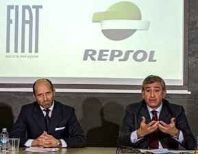 Luca Napolitano, Consejero Delegado de FIAT Group Automobiles Spain y José Manuel Gallego, Director Ejecutivo de GLP de Repsol.