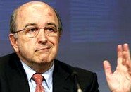 Mientras unos se forran, Almunia ataca a España