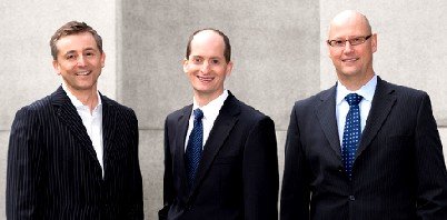 De izda. a drcha.: Jean-Marc Nöel , Ulrich Hafenbradl y Thomas Karst, socios fundadores de Trusted Shops.