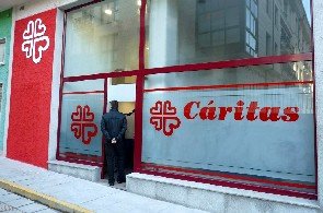 Caralin Group se une a Cáritas para repartir más de 3.500 kilos de comida a los más necesitados