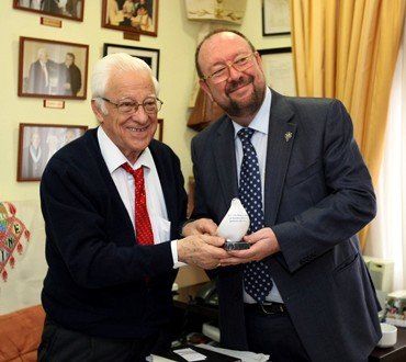 El dinero obtenido del Salón, concretamente el 20 por ciento de la facturación, será destinado a Mensajeros de la Paz.