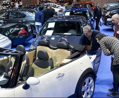 El 55% de los españoles utiliza ya internet en la compra de un coche