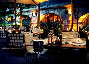 Rubaiyat inaugura su espectacular terraza tropical