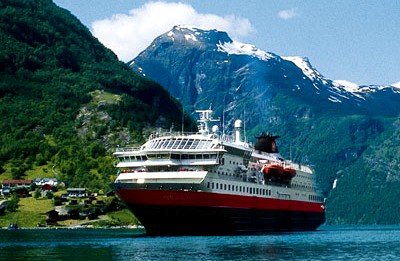 Hurtigruten, un recorrido por la costa noruega en una línea centenaria