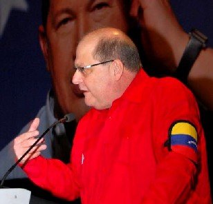 Bernardo Álvarez, embajador de la República Bolivarana de Venezuela en España, durante un momento de su intervención.