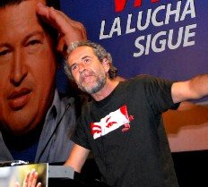 El actor Willi Toledo durante un momento del homenaje público.