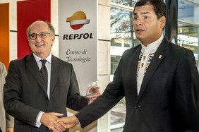 Correa y Brufau durante su visita al Centro de Tecnología de REPSOL.