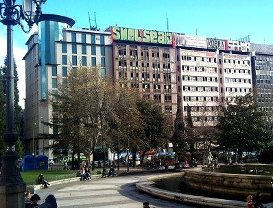 Edificios 'okupados' ofrecer un panorama fantasmagórico del centro de la capital.