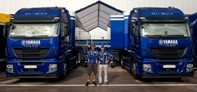 IVECO entrega al equipo Yamaha Factory Racing cabezas tractoras Stralis HI-WAY para su Motorhome